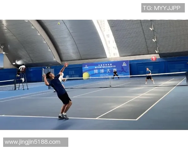 杨强独家分享网球心得与技巧助你提升球技的秘诀与经验